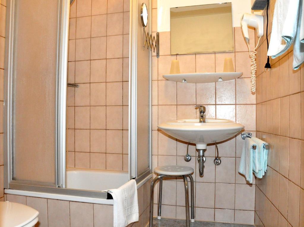 Hotel Rheinstein Rüdesheim am Rhein Zimmer foto